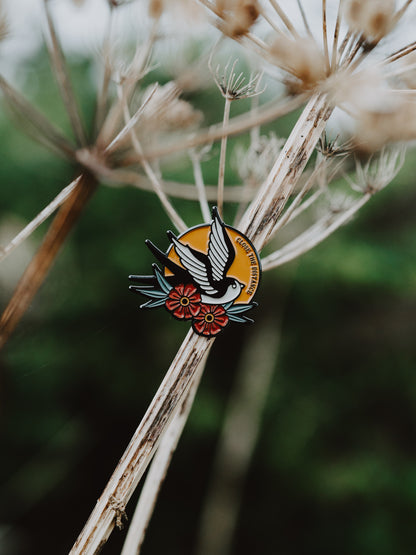 Close The Distance (Evoleye Colaboration Pin)